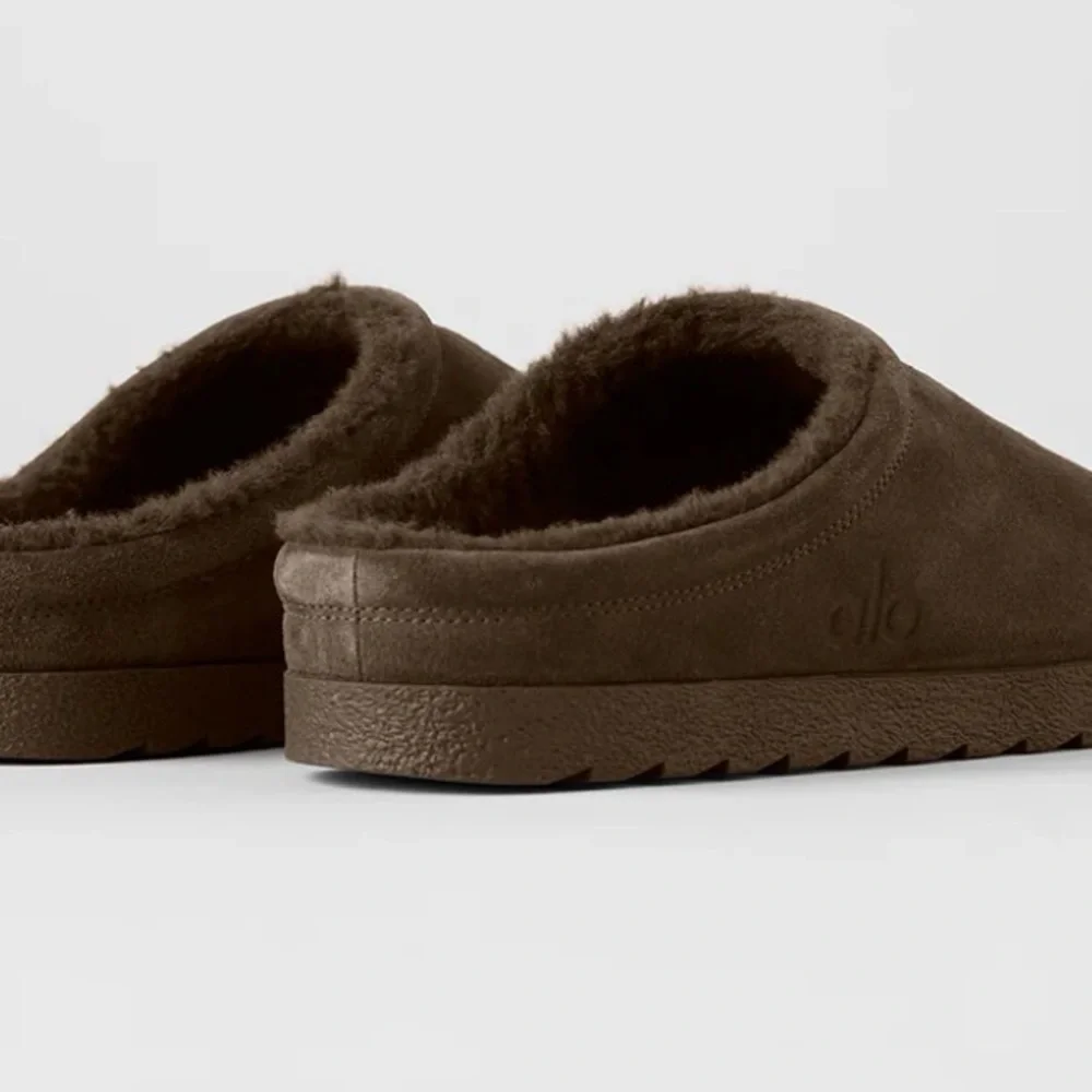 NWT Alo recovery yoga slippers - Picture 2 of 7